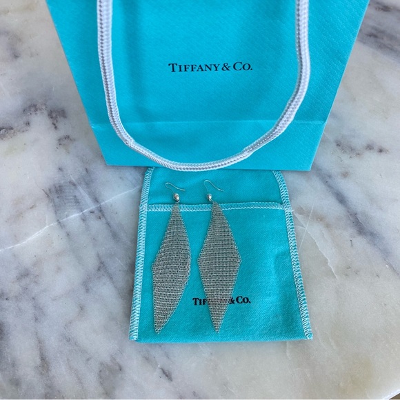 Elsa Peretti Vintage Sterling Sliver, Classic, lightweight, Mesh Earrings. - Picture 4 of 5